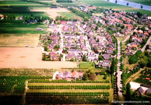 Luchtfoto Alphen aan de Maas
